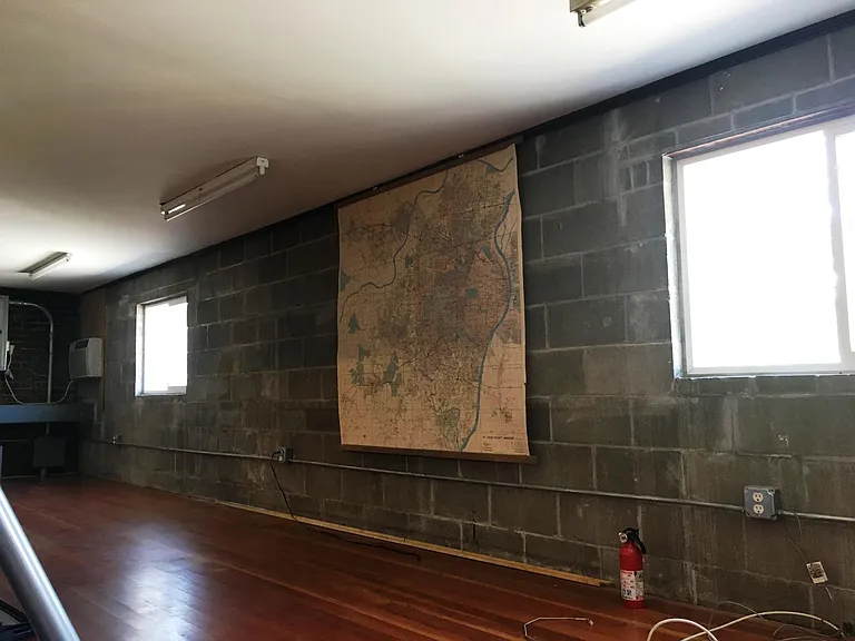 2715 Cherokee St — Photo 3