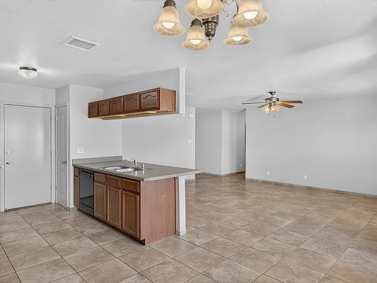 608 Cactus Creek Pl — Photo 8