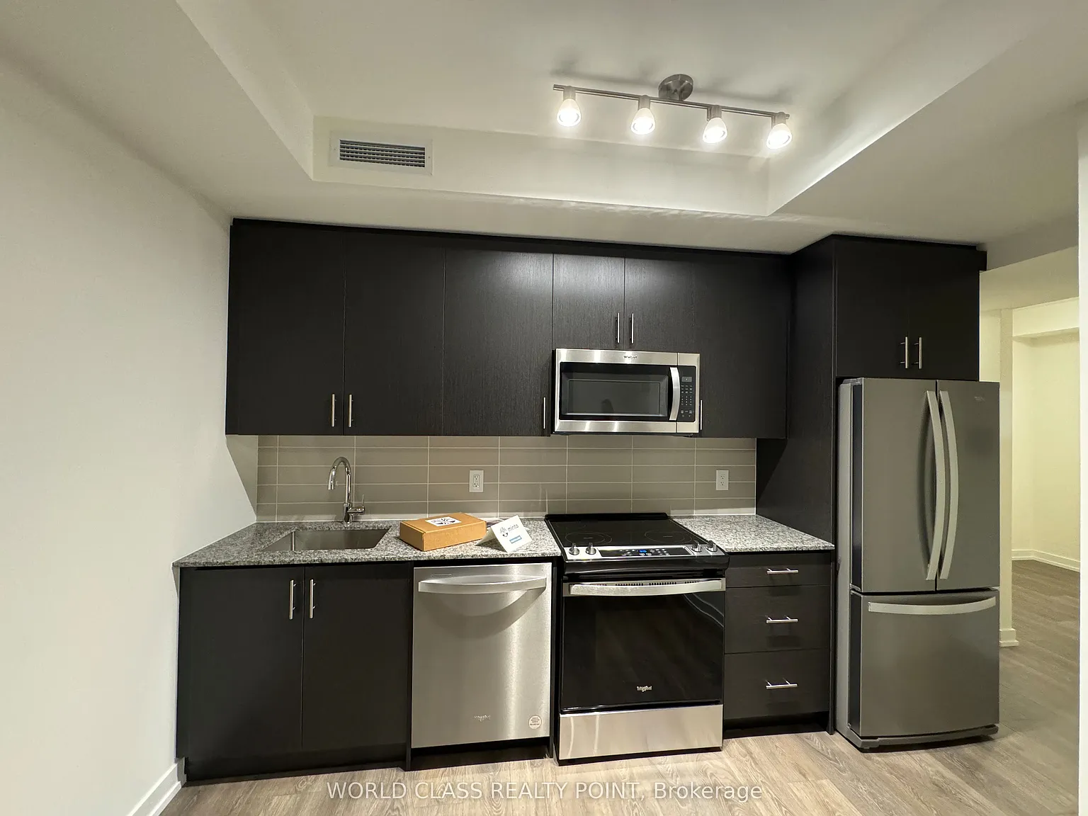 2 bed, $2,400 — Photo 3