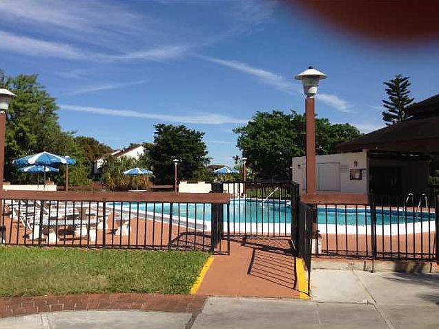 2nd image of 600 NW 97th Pl #600