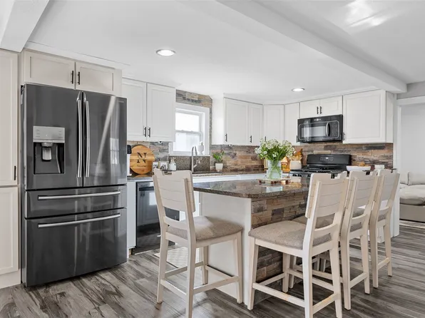 114 N Penn St, Lisbon, IA 52253