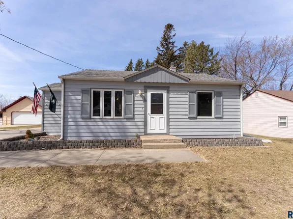 109 N West Ave, Crooks, SD 57020