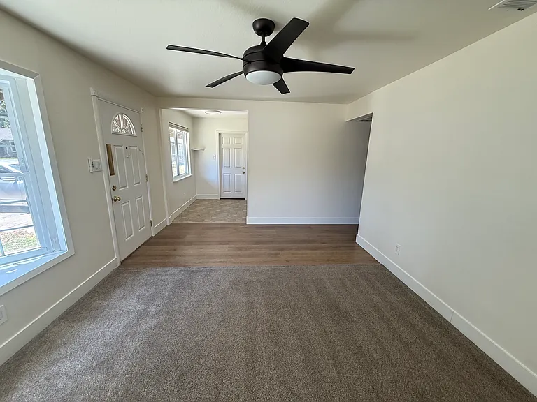 1636 Hughes Cir — Photo 5