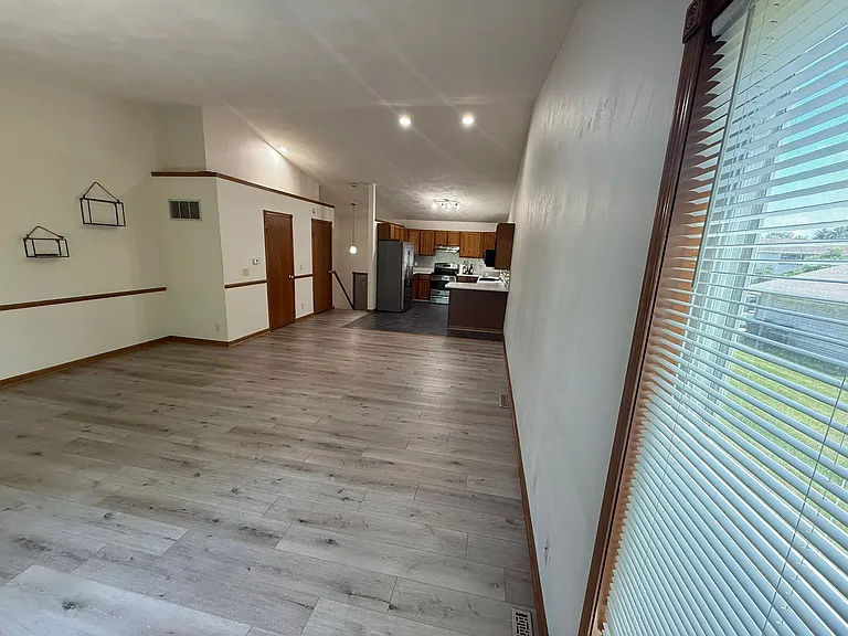 2101 Green Valley Dr — Photo 10