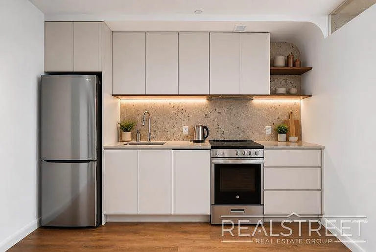 87 George St #5F — Photo 2