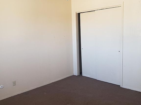 5th image of 305 Bauxite Ave