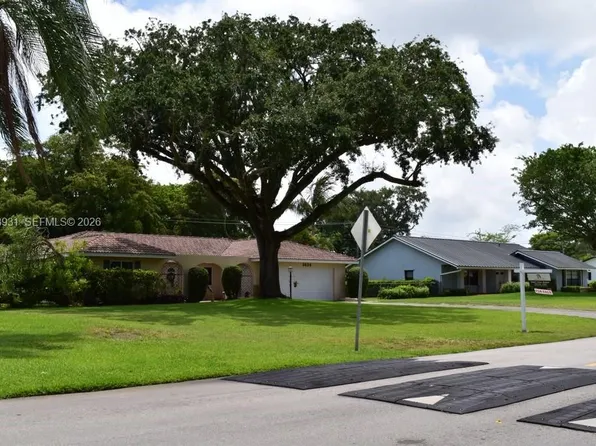 3634 Lowson Blvd, Delray Beach, FL 33445