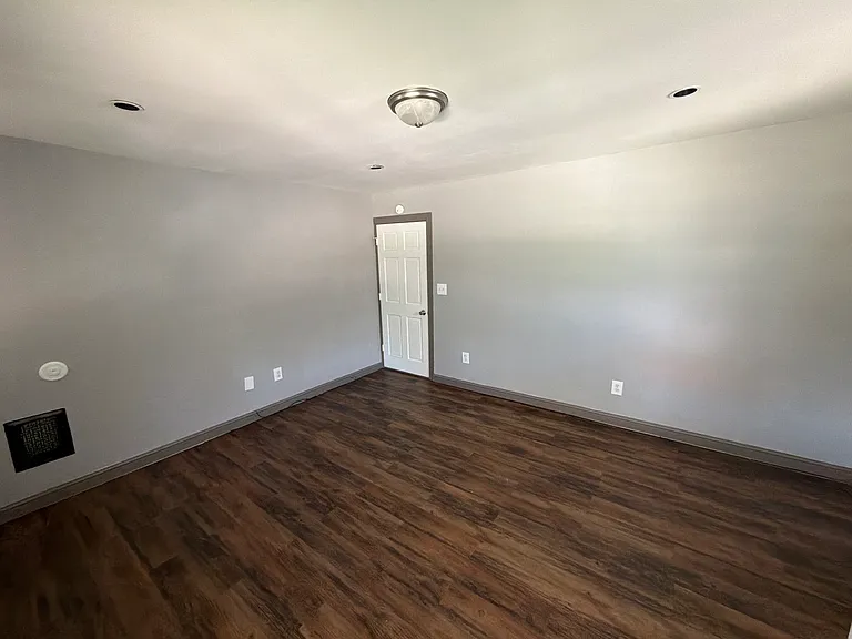 225 W Carroll St #2 — Photo 5