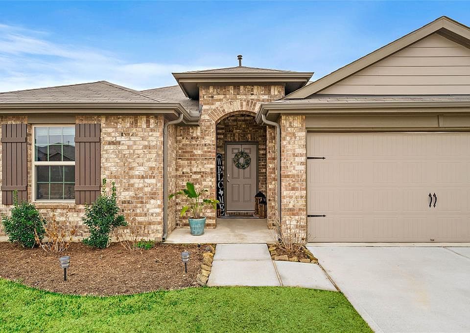 1st image of 29715 Breakwater Dr