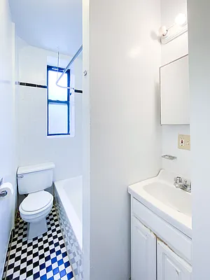 Rented by City Connections Realty | media 20