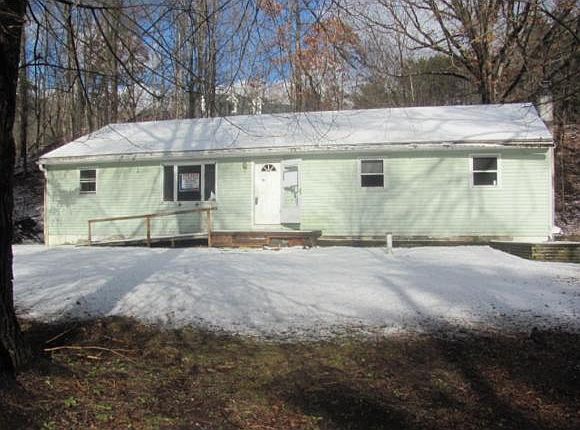 1st image of 82 Lewis St