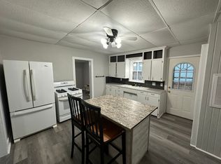 421 5th St, Hudson, IA 50643