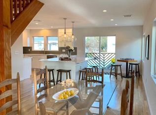 930 S 5th St, Lindenhurst, NY