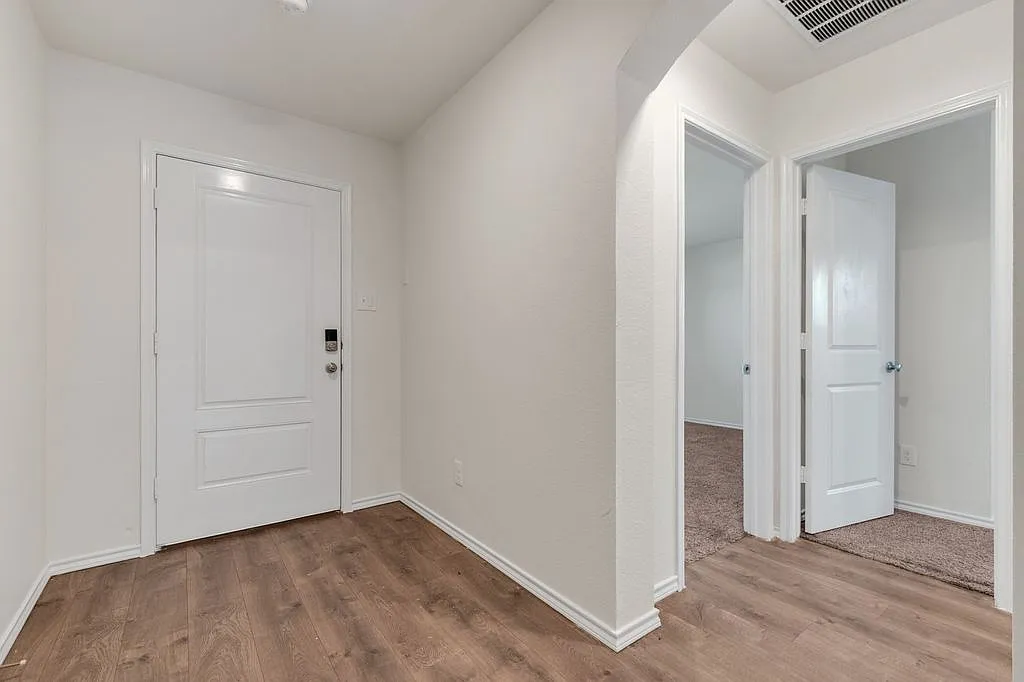 4 bed, 1568 sqft, $1,950 — Photo 4