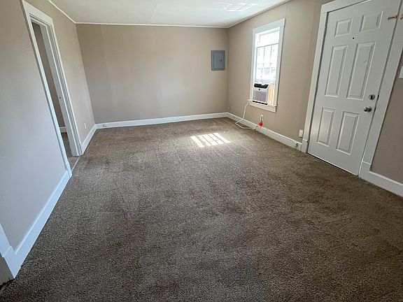 4th image of 502 W Kingwood Dr #2