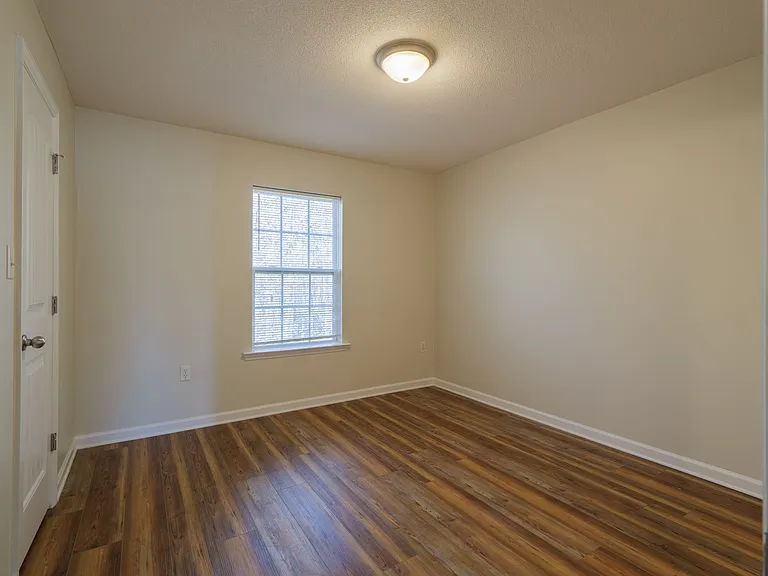 Beautiful 2bedroom 2.5 bath Townhome — Photo 8