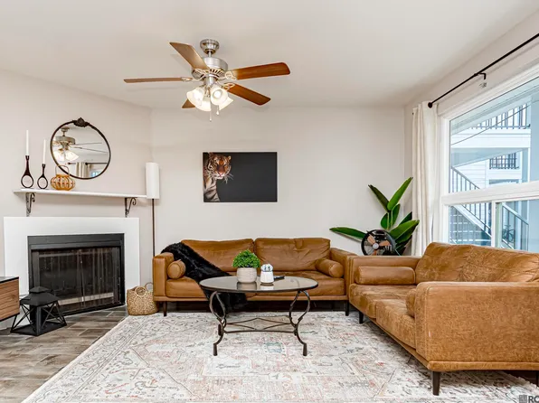 3330 Willard St APT 403, Baton Rouge, LA 70802