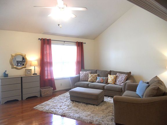 5th image of 765 Hickory Woods Dr