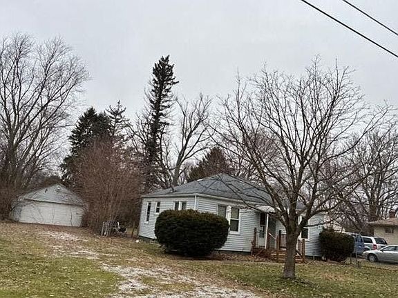 3rd image of 780 Westview Dr