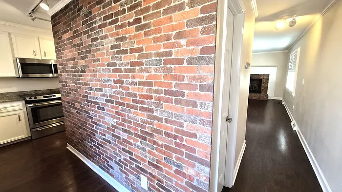 2 bed, 2.5 bath, 1400 sqft, $2,100 — Photo 3