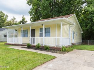 525 Raintree Cir, Jacksonville, NC 28540