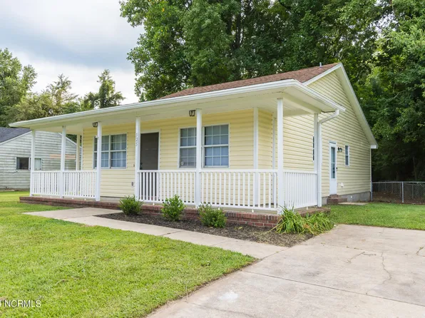 525 Raintree Circle, Jacksonville, NC 28540