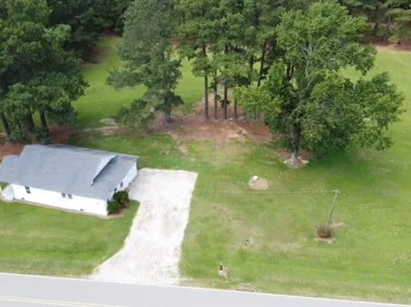 814 Shade Tree Rd, Benson, NC 27504