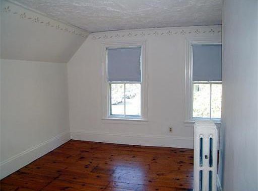 5th image of 231 Pleasant St APT 1