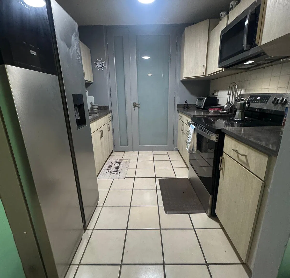 3 bed, 1.5 bath, 1040 sqft, $1,400 — Photo 1