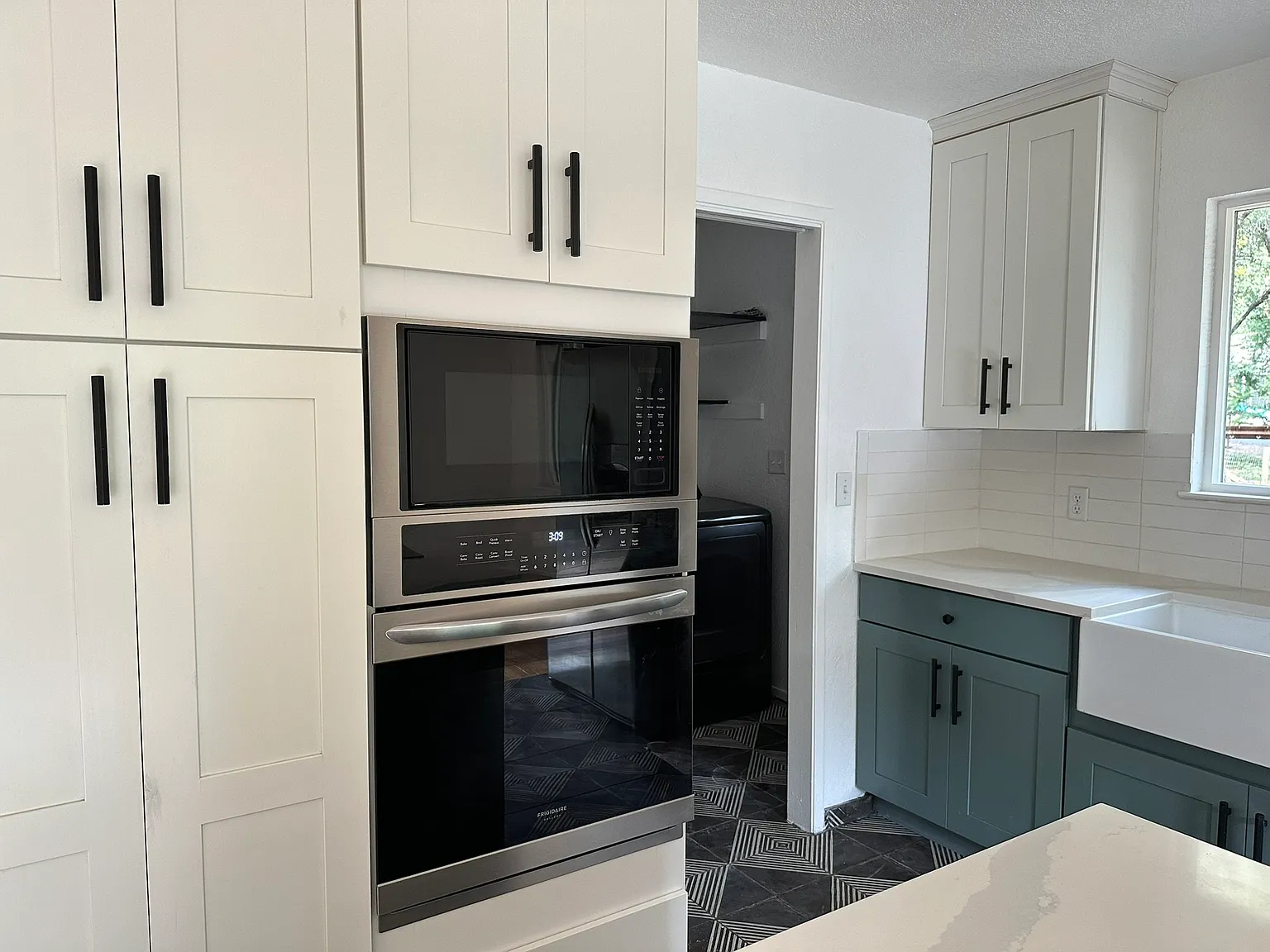 3 bed, 1032 sqft, $1,995 — Photo 3