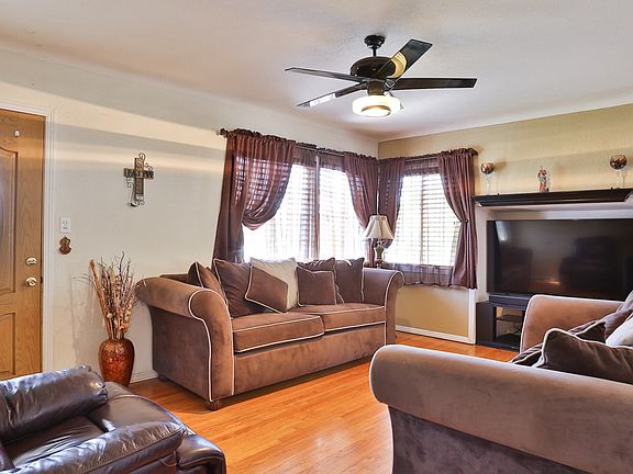 4th image of 14527 Jeremie St