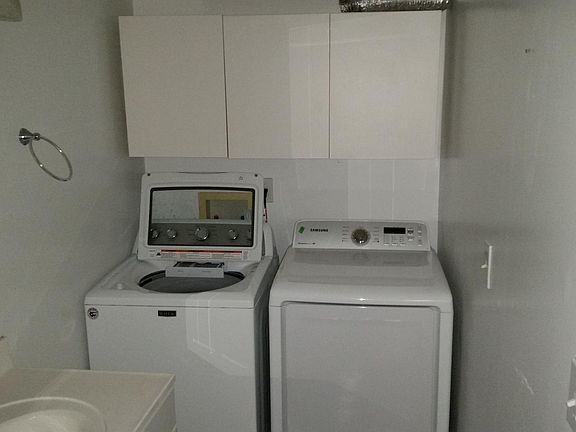 4th image of 604 12th Ave N #1/2