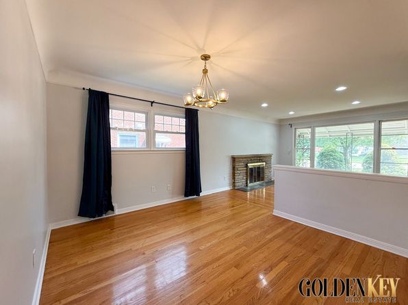 2082 Vernier Rd