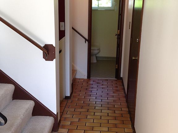 Copley 02 Hall & half bath
