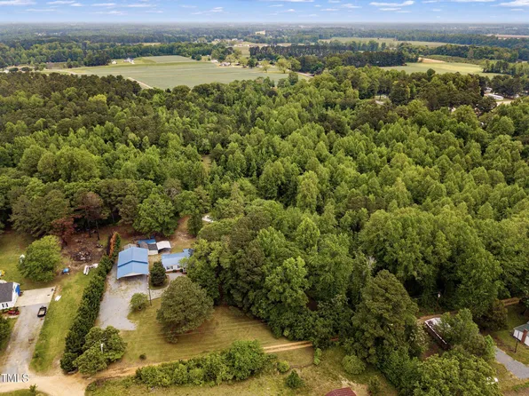 150 Woods Pond Ln, Dunn, NC 28334