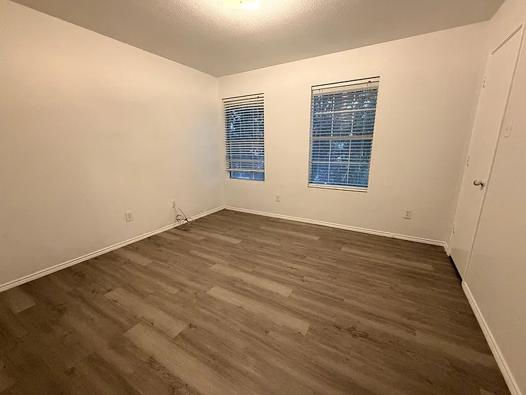 8440 Shallow Creek Dr — Photo 15