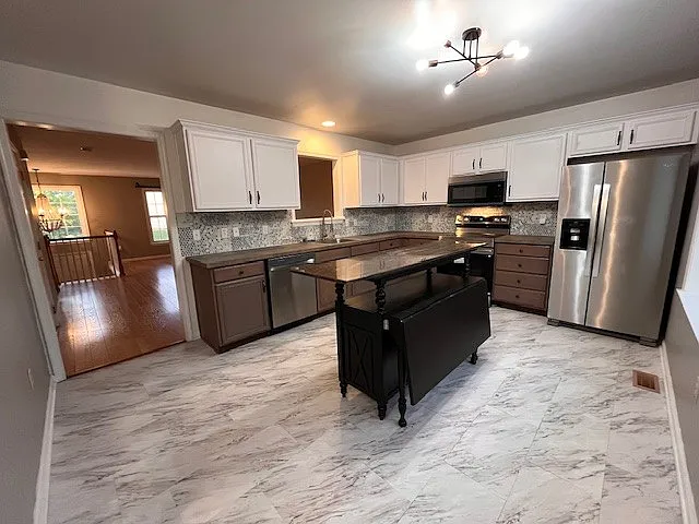 305 S Oak St — Photo 12