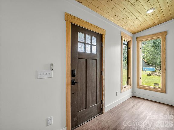 4th image of 54 Old Lime Kiln Rd