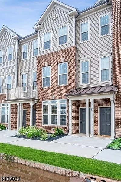 2 bed, 2.0 bath, 1050 sqft, $2,950 — Photo 4