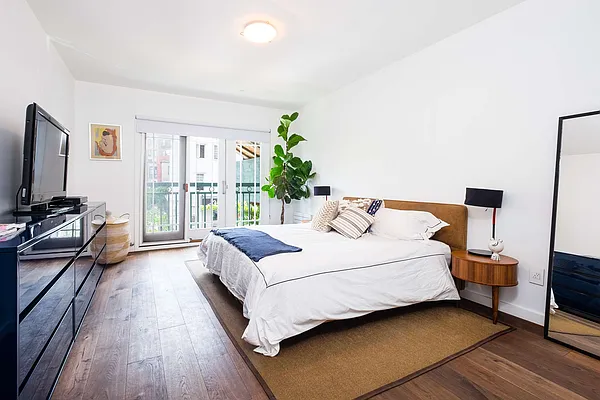 Sold by Industrie Residential | media 25