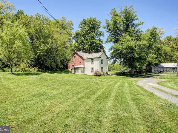10935 Hades Church Rd, Greencastle, PA 17225