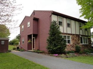 2313 Valley Rd, East Petersburg, PA 17520