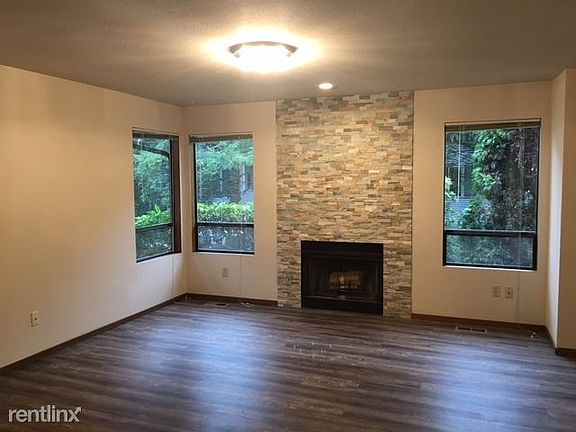 2nd image of 12713 NE 83rd Ct #B