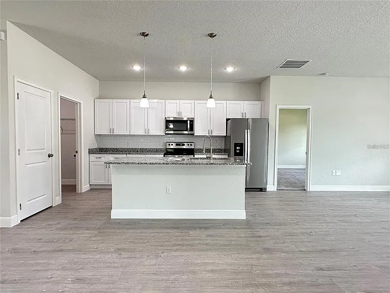 149 Maple Dr — Photo 8
