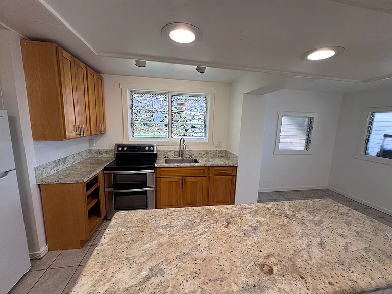 1576 Pahulu St #3 — Photo 5