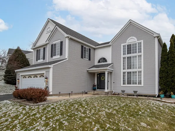 1675 Preston St, Algonquin, IL 60102