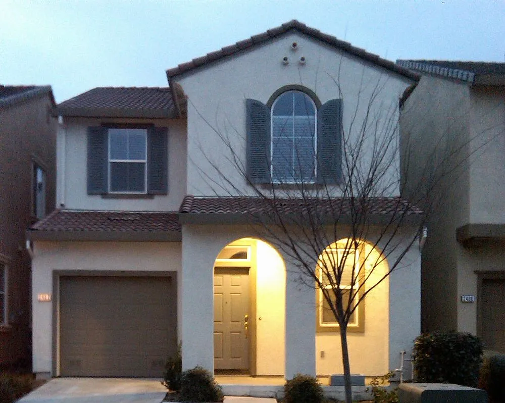 2492 Huckleberry Cir photo 1
