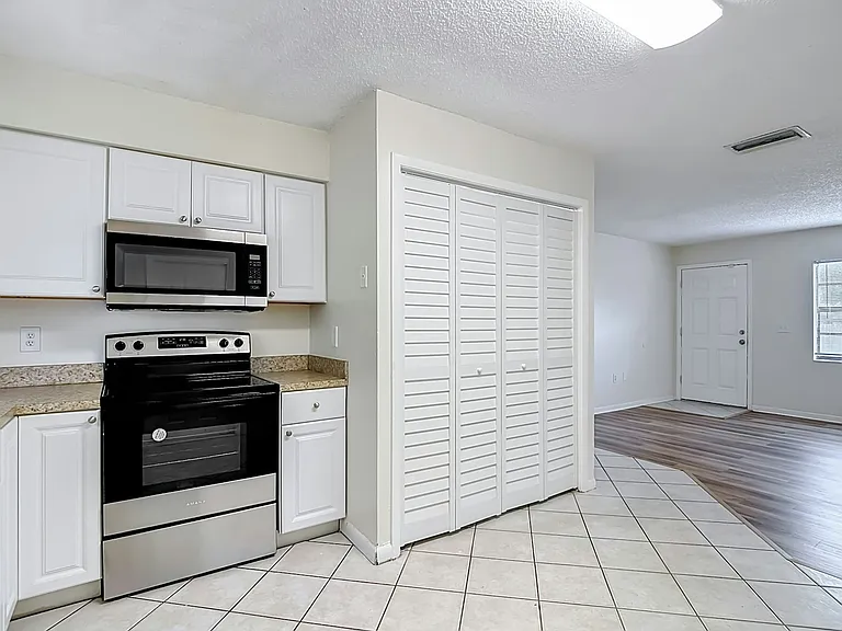 4102 E Humphrey St #A — Photo 5