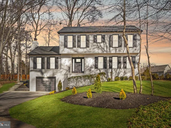 14 Lakenheath Ct, Potomac, MD 20854