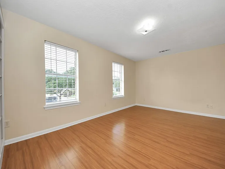 11411 Briar Forest Dr — Photo 33